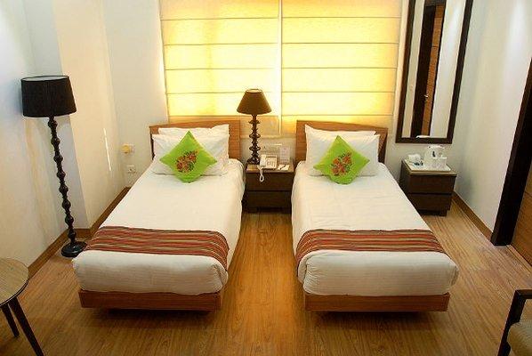 Iris Park Hotel
